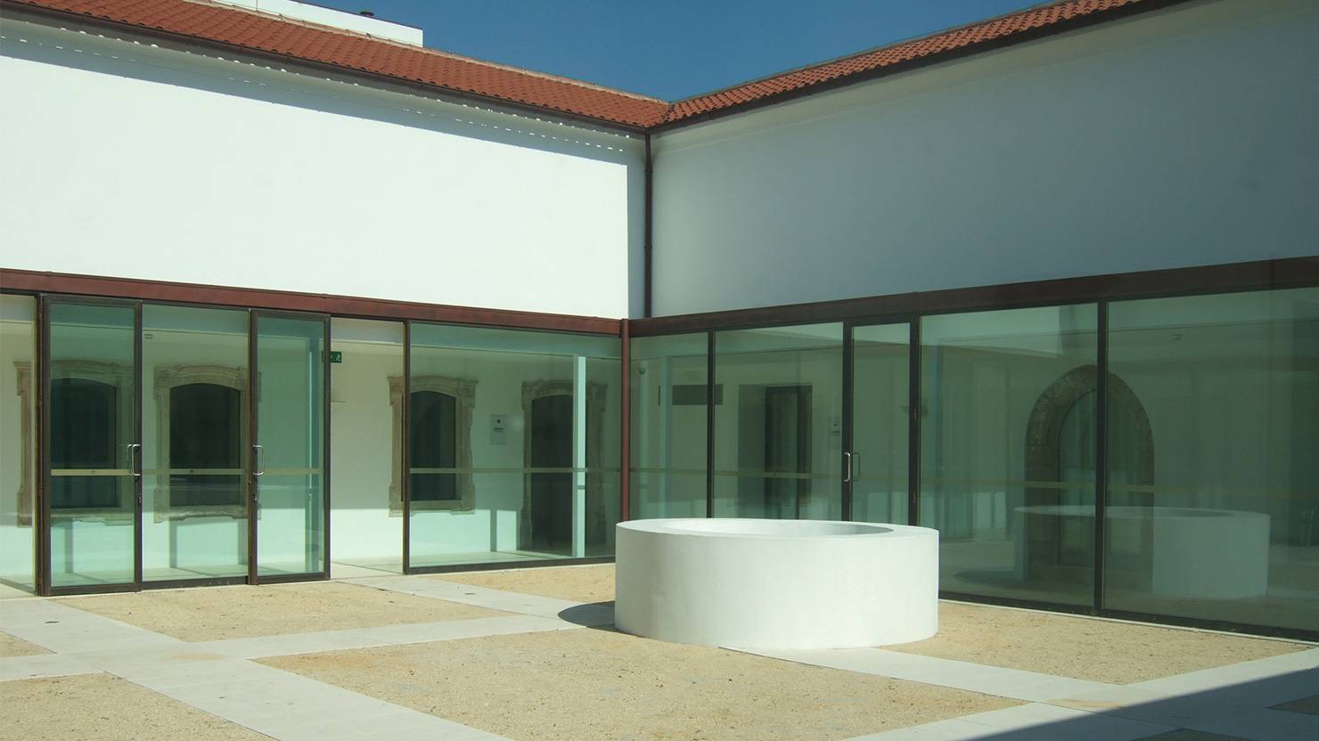 serramenti-ottone-brunito-museu-de-santa-joana-alcino-soutinho-3_project_big